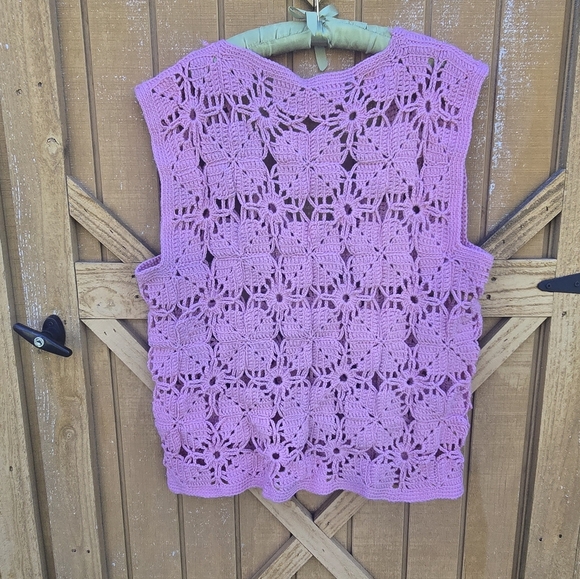 Handmade Crochet Floral Pink Vest 1X - Picture 4 of 4